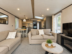 Living- click for photo gallery